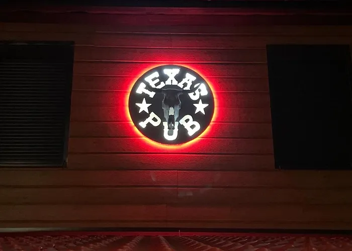 Texas Pub & *